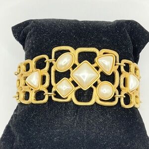 Vintage Avon Bracelet 8" Gold Tone Faux Pearl Statement 70`s
